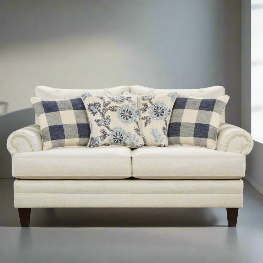 Manhasset Linen 78" Loveseat