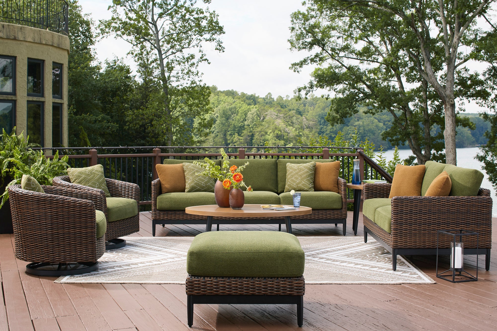 Soho Moss 48" Outdoor Oval Coffee Table