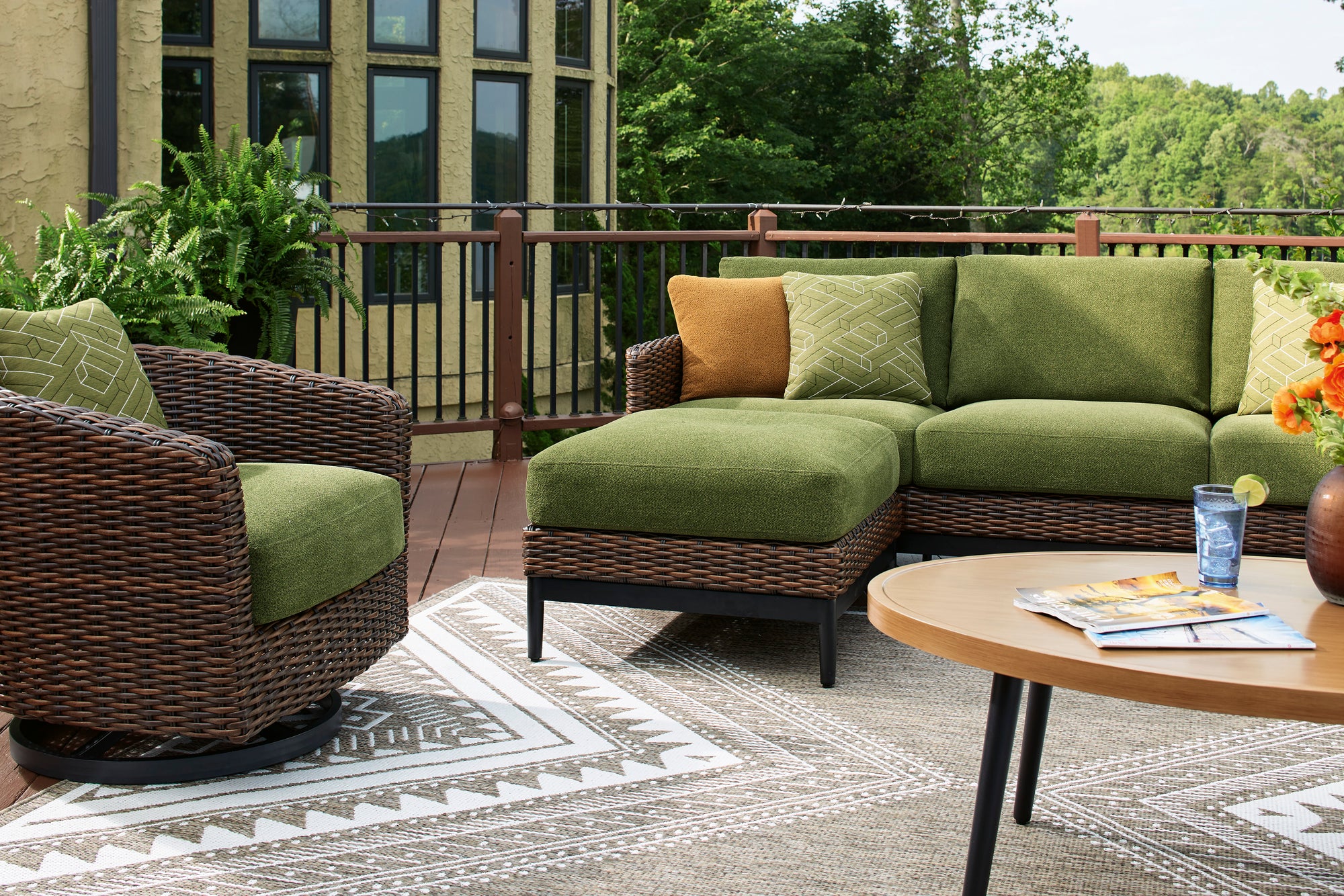 Soho Moss 48" Outdoor Oval Coffee Table