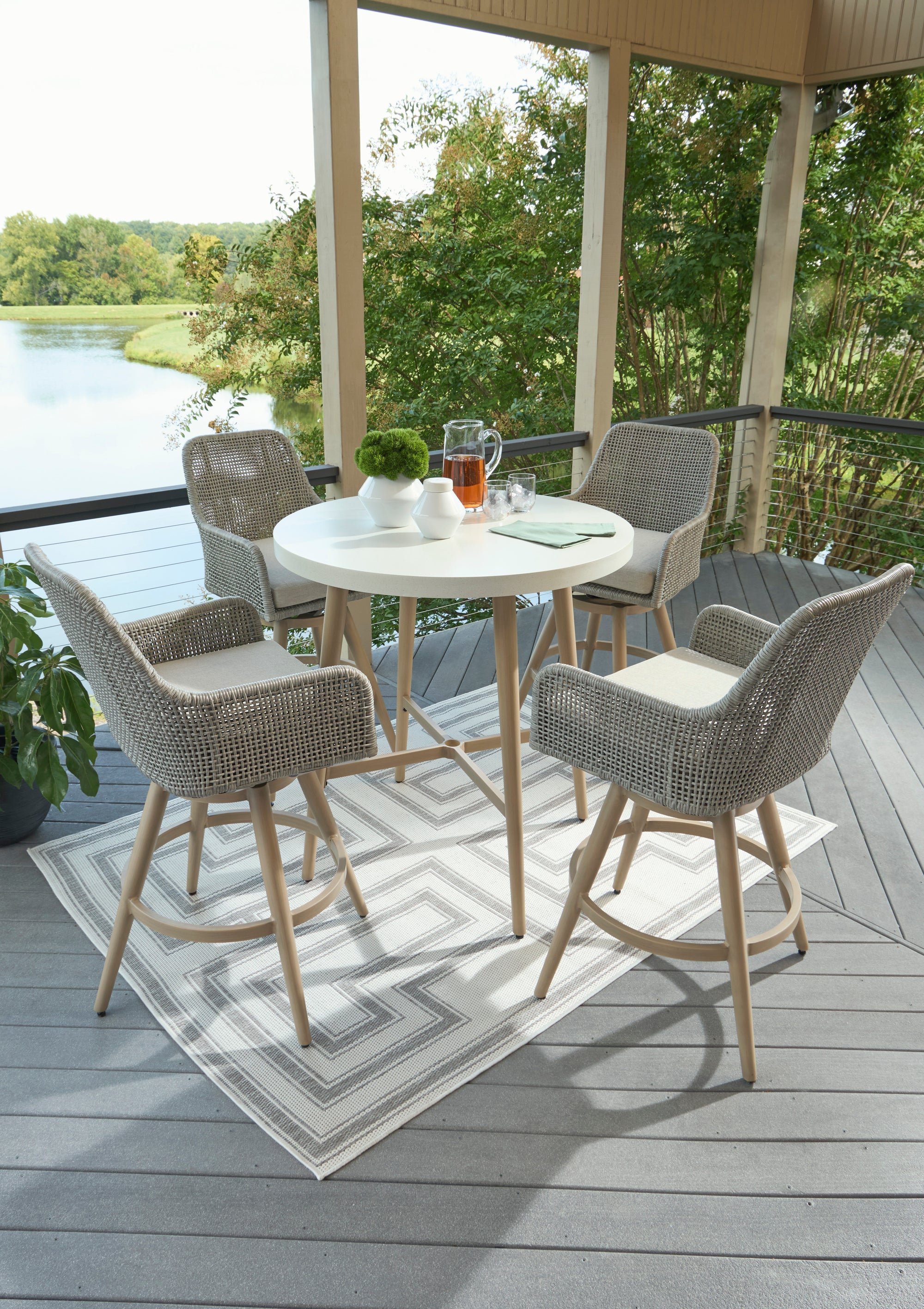 St Bart's 40" Round Outdoor Pub Table
