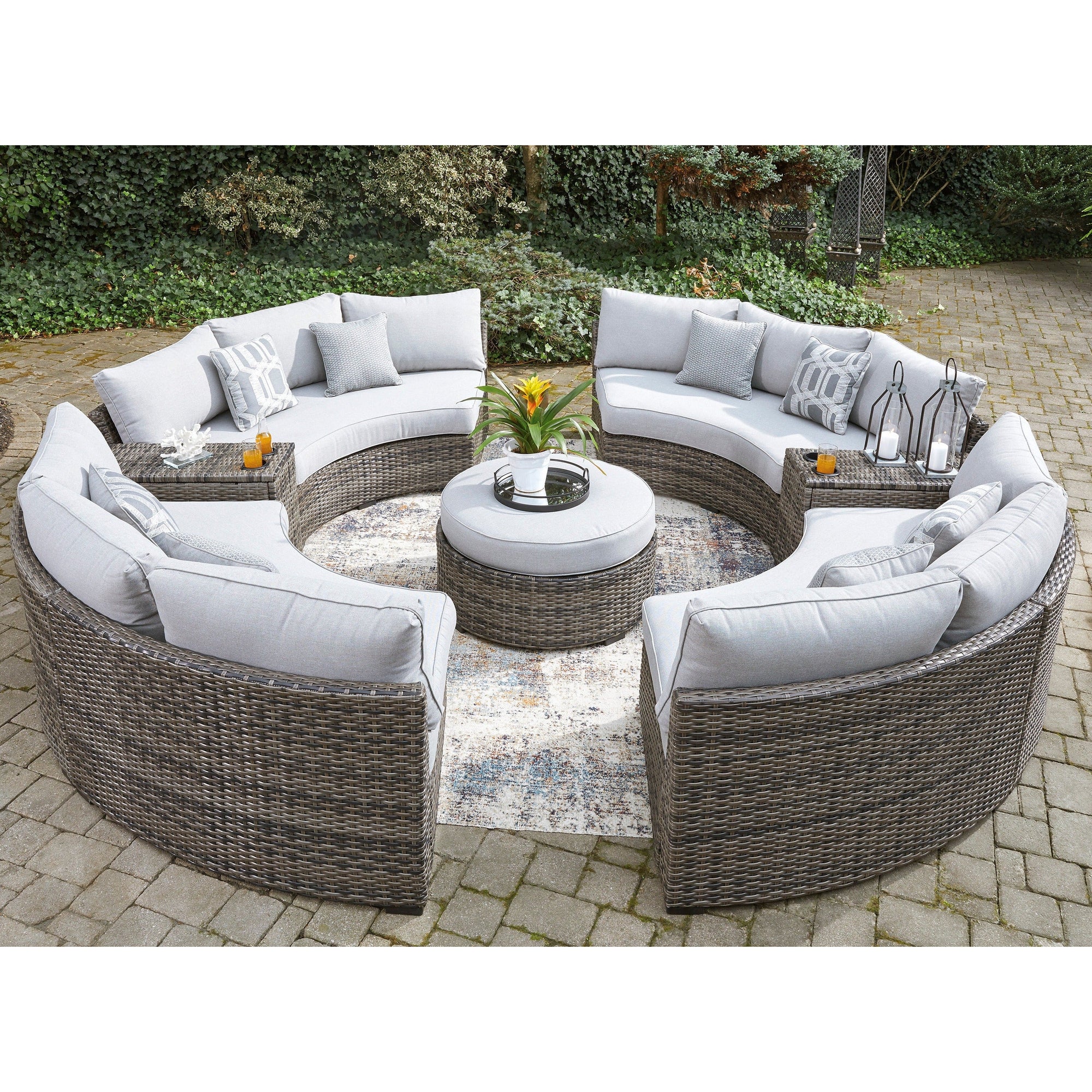 Montauk Curve Outdoor Full Circle Seating Set