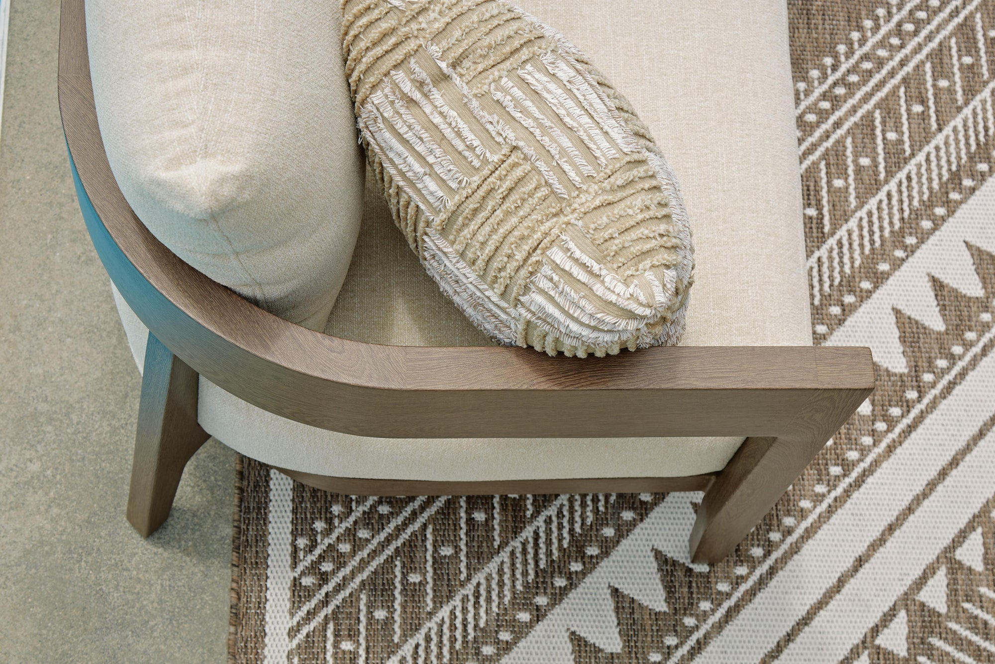 Modern Curve Outdoor 59" Loveseat
