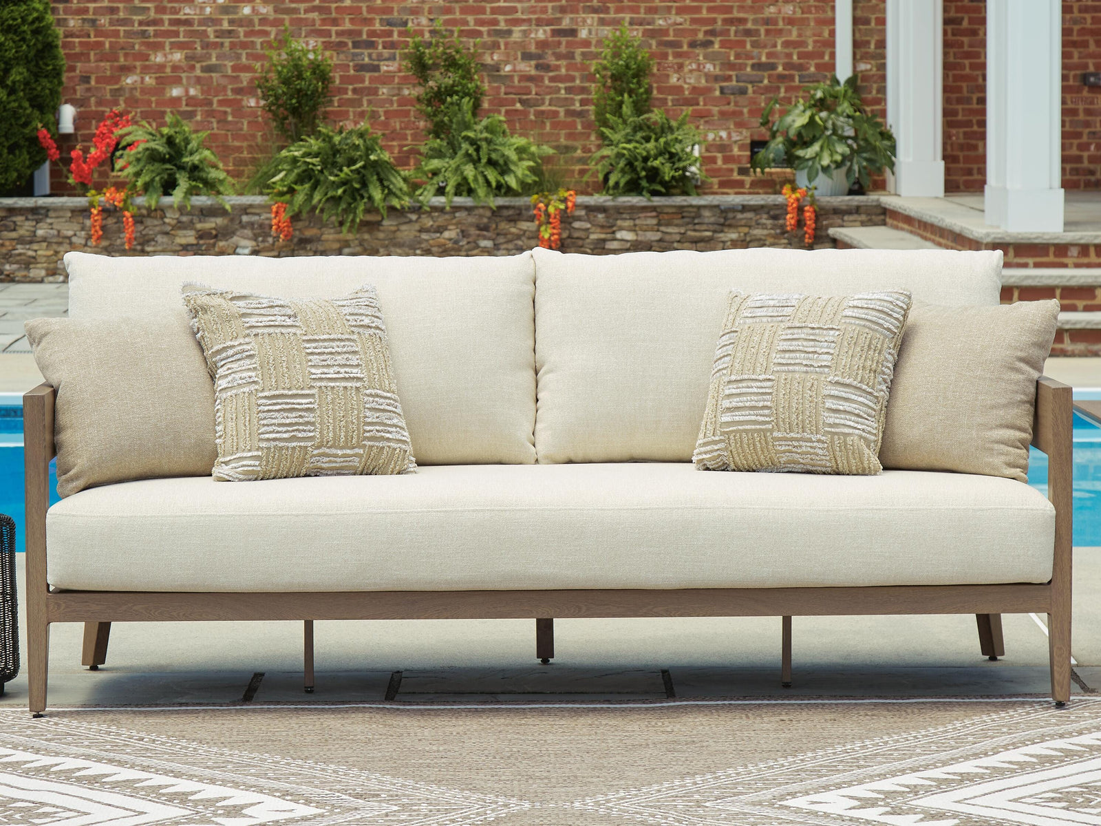 Modern Curve Outdoor 87" Sofa