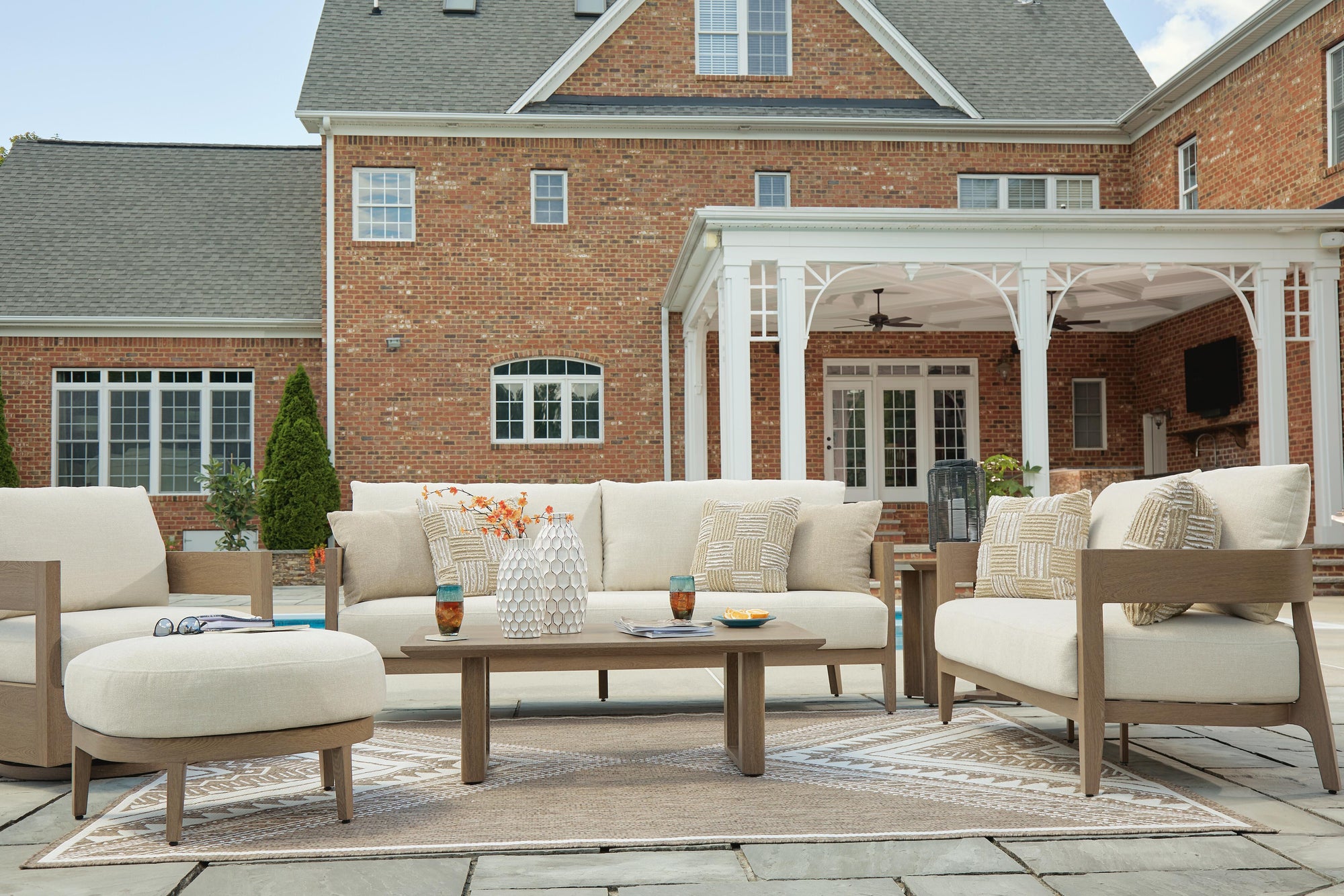 Modern Curve Outdoor 87" Sofa