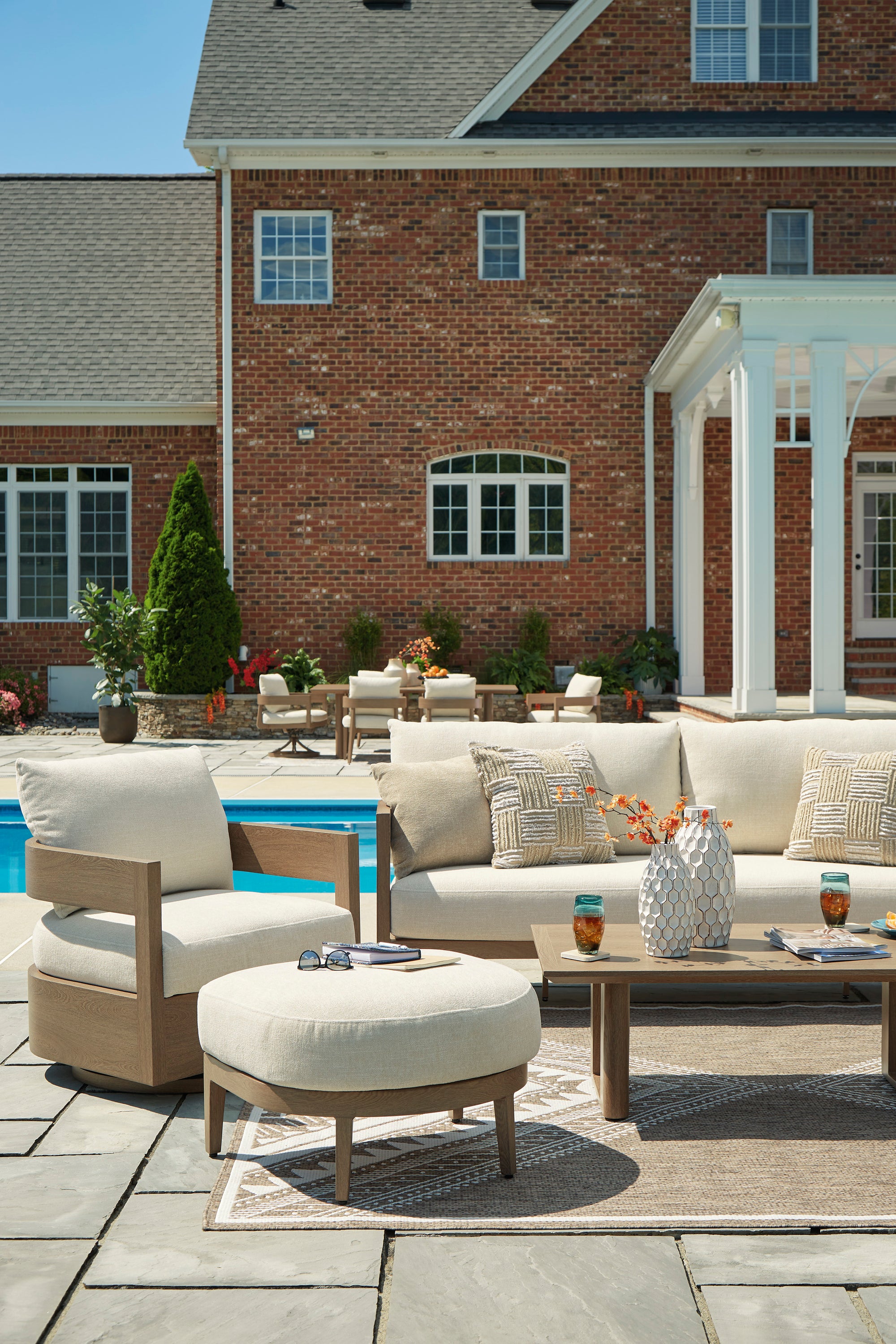 NEW Curve Outdoor 3-Pc Seating Set (2 Swivel Glider Club Chairs +End Table)