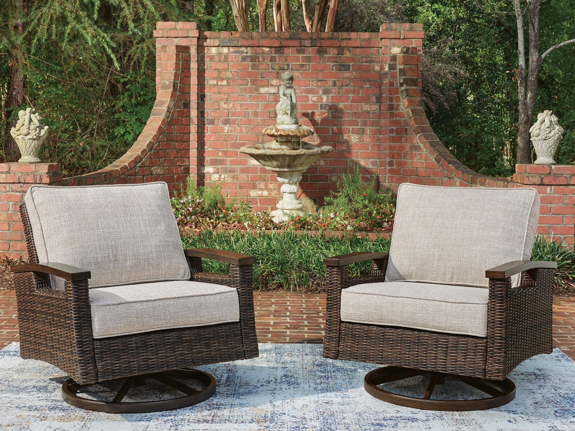 Sea Cliff Outdoor Swivel Club Chair